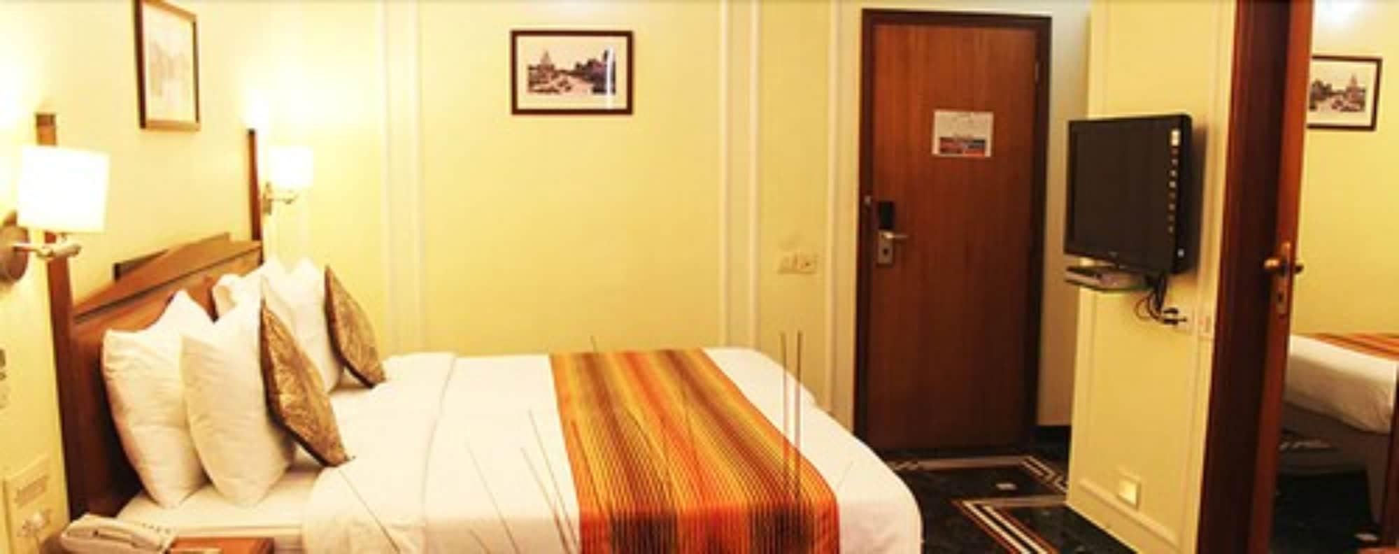Hiltop Hotel Mumbai Luaran gambar