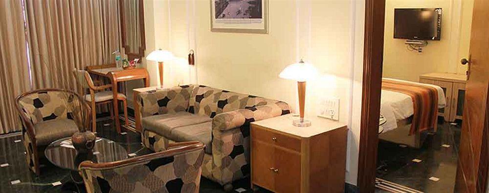 Hiltop Hotel Mumbai Luaran gambar