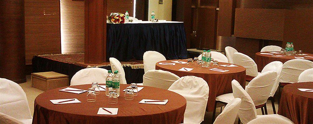 Hiltop Hotel Mumbai Luaran gambar