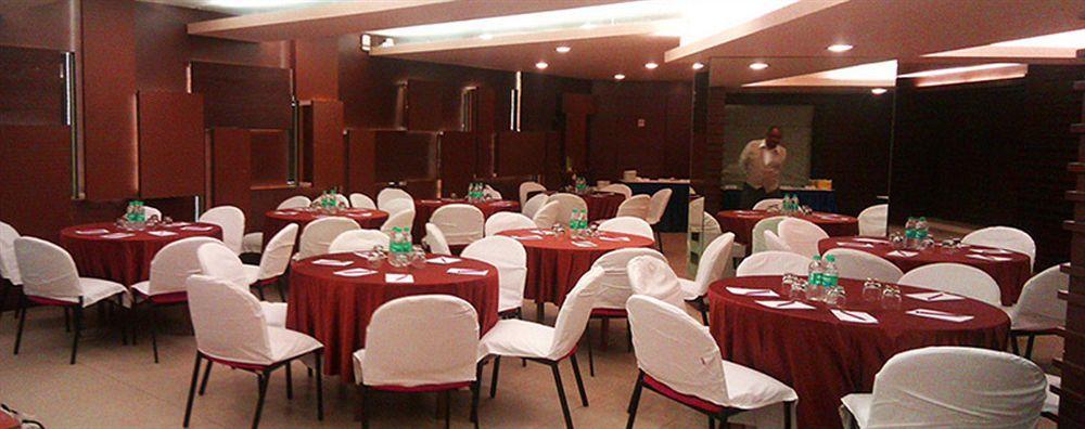 Hiltop Hotel Mumbai Luaran gambar
