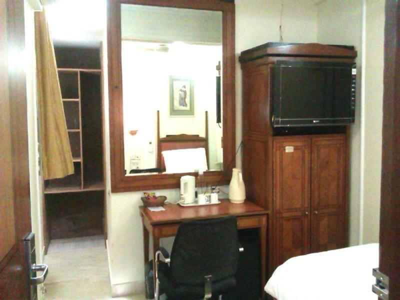 Hiltop Hotel Mumbai Luaran gambar