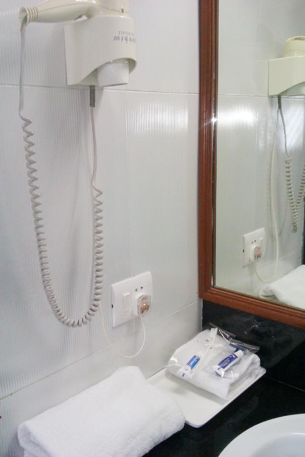 Hiltop Hotel Mumbai Luaran gambar