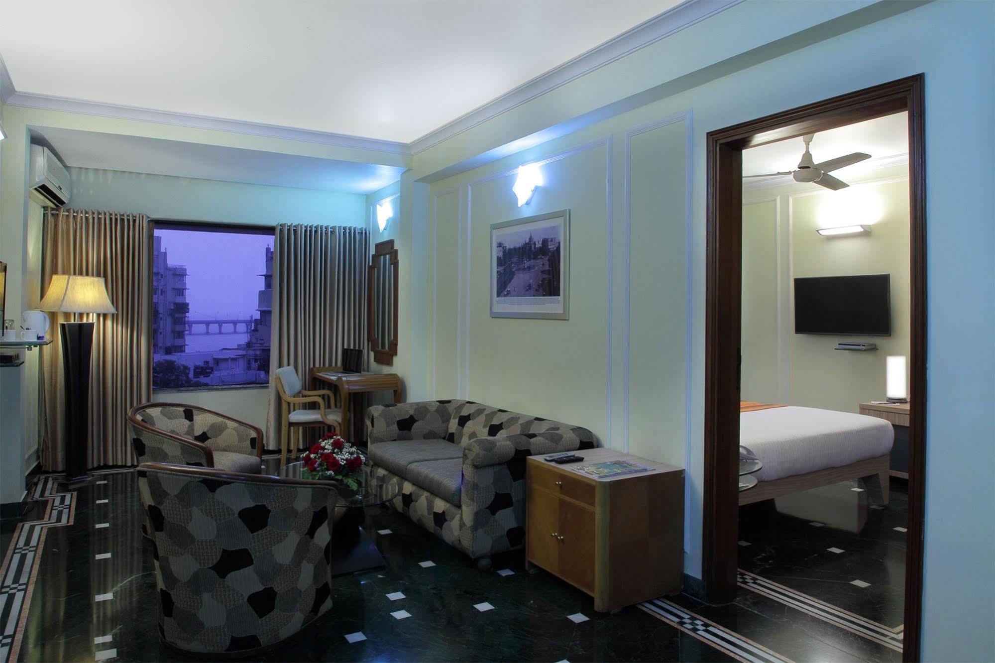 Hiltop Hotel Mumbai Luaran gambar