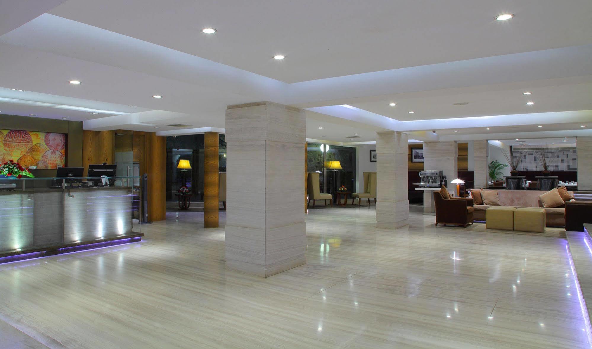 Hiltop Hotel Mumbai Luaran gambar